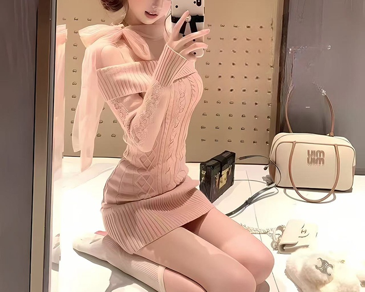 Knitted package hip flat shoulder dress