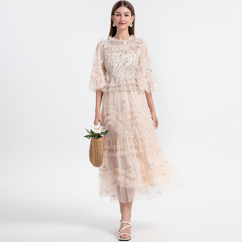 Lotus leaf temperament round neck big skirt embroidery dress