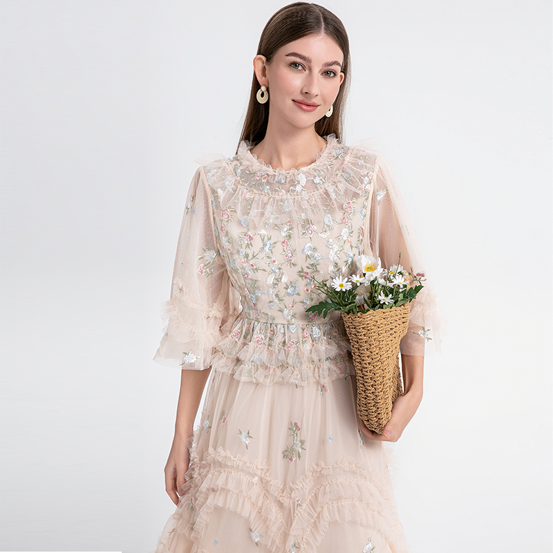 Lotus leaf temperament round neck big skirt embroidery dress