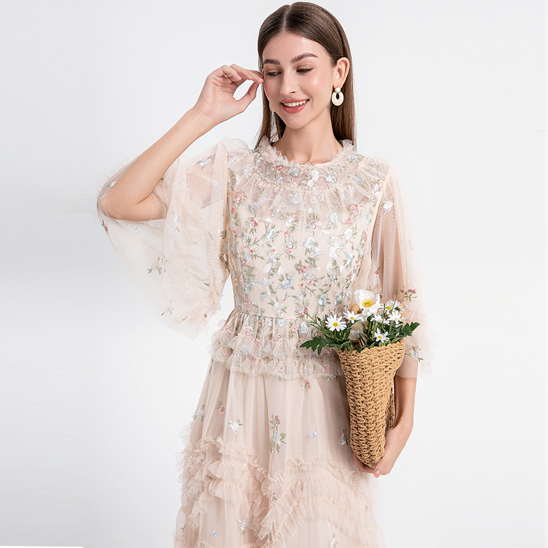 Lotus leaf temperament round neck big skirt embroidery dress