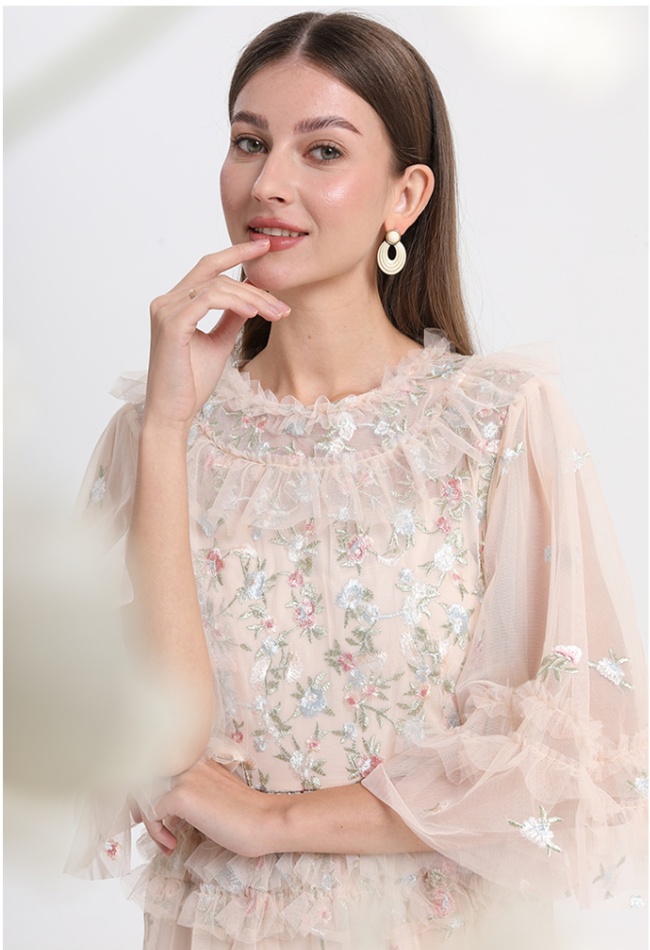 Lotus leaf temperament round neck big skirt embroidery dress