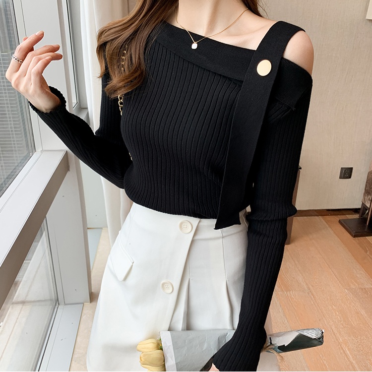 Black sloping shoulder bottoming shirt slim sweater