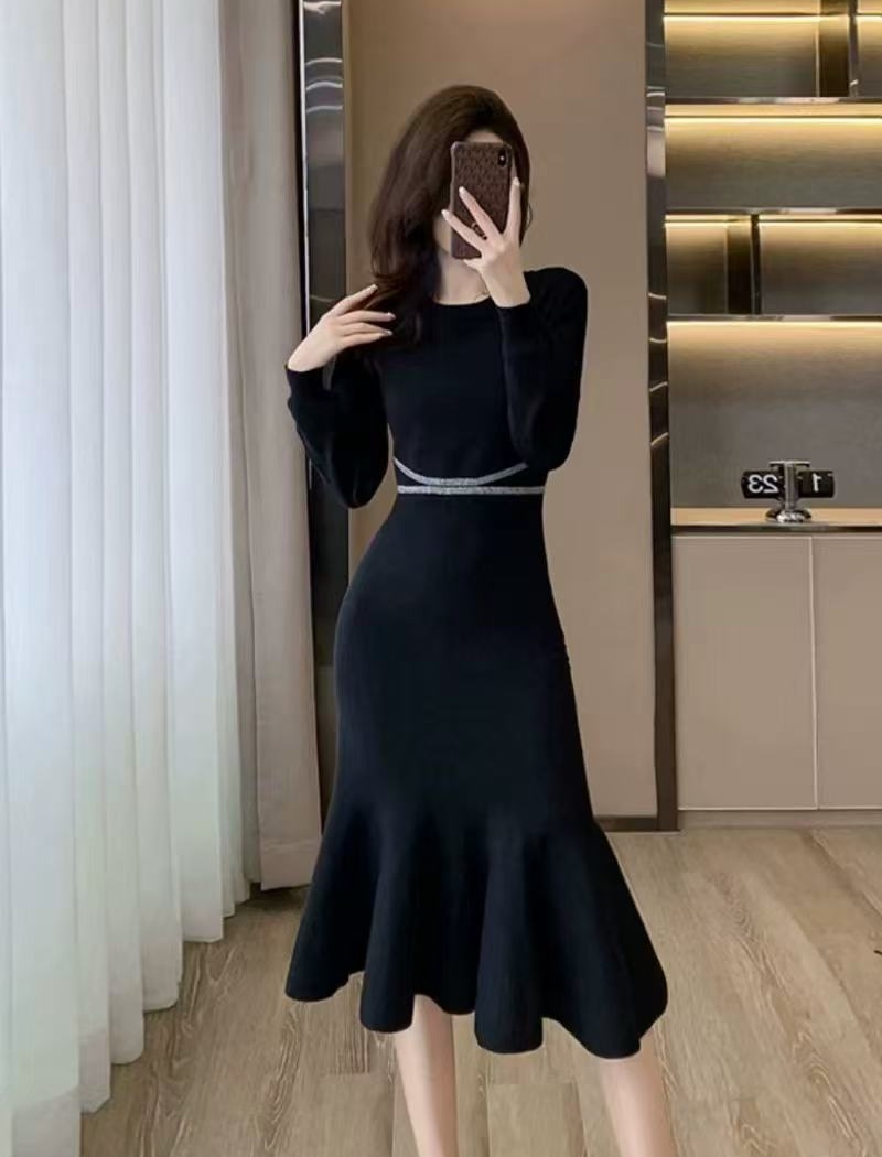 Round neck Hepburn style dress exceed knee sweater