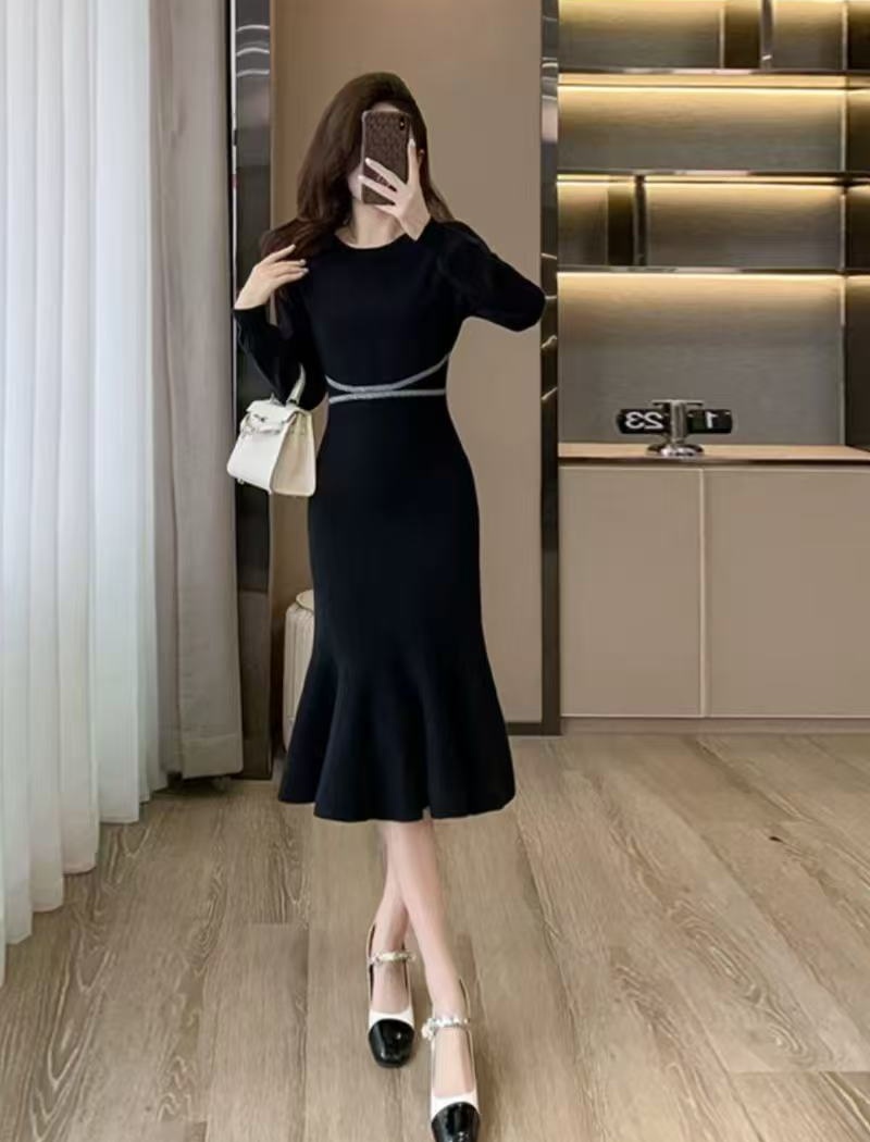 Round neck Hepburn style dress exceed knee sweater