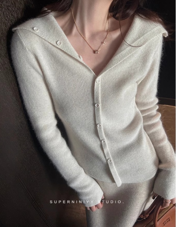 Wool lapel tender sweater