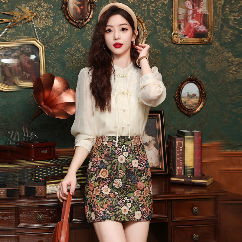 Embroidery retro skirt spring package hip short skirt