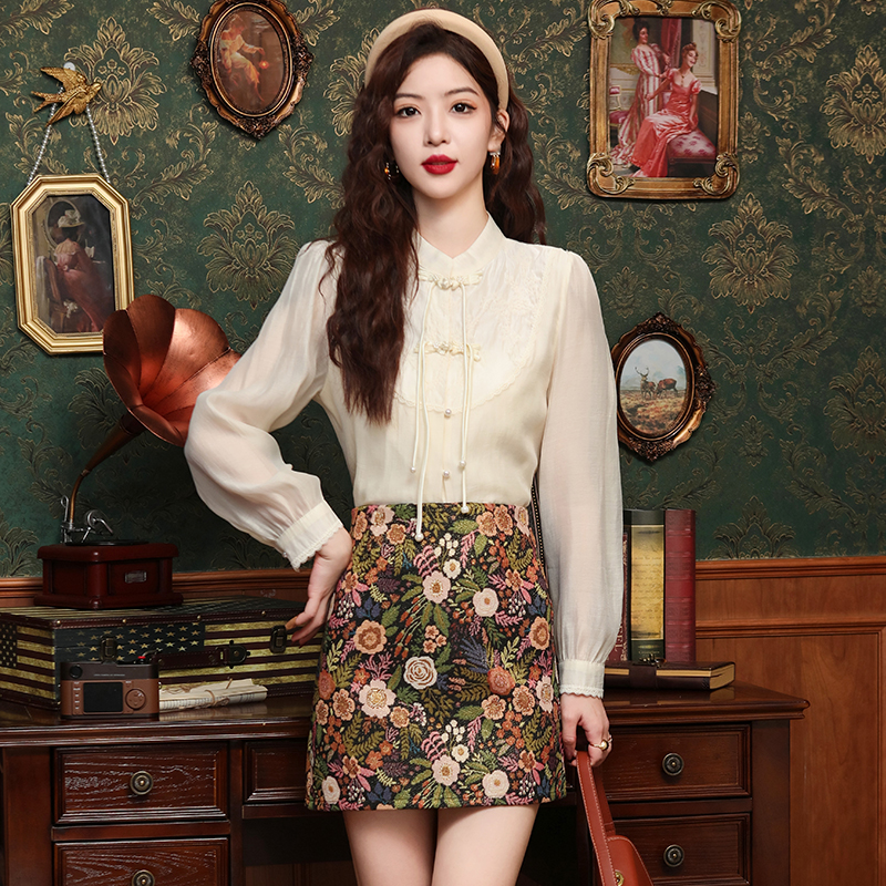 Embroidery retro skirt spring package hip short skirt