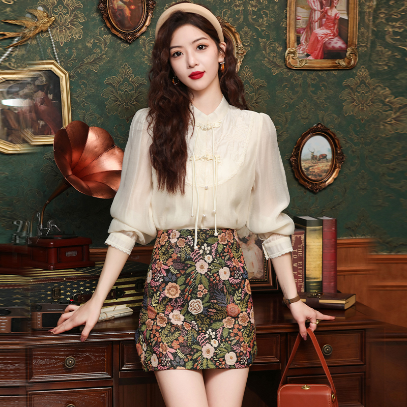 Embroidery retro skirt spring package hip short skirt