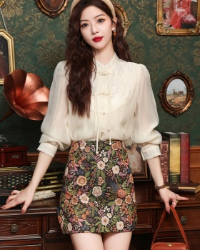 Spring embroidery short skirt slim shirt a set