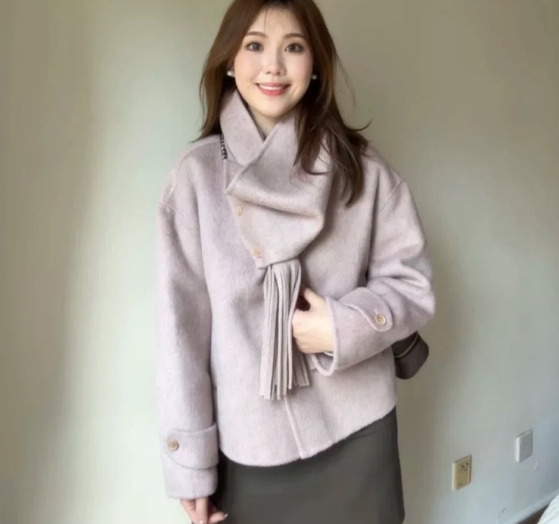 Autumn and winter scarves short woolen coat for women