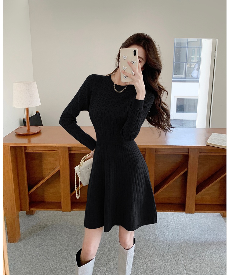 Autumn and winter pinched waist knitted twist bottoming dress