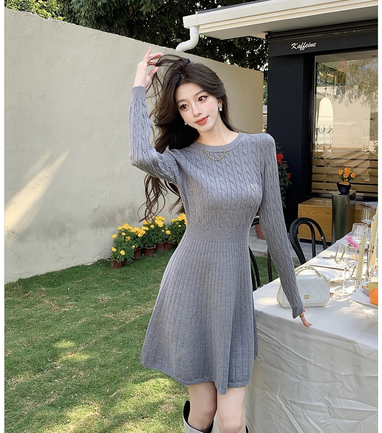 Autumn and winter pinched waist knitted twist bottoming dress