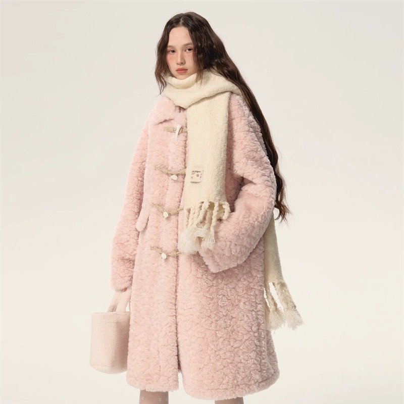 Sweet lambs wool cubs woolen coat lapel long winter coat