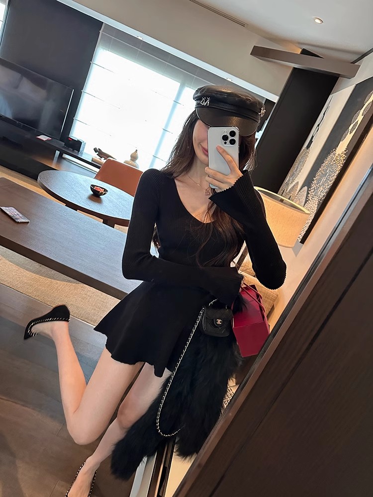 Temperament sexy bottoming fashion V-neck dress