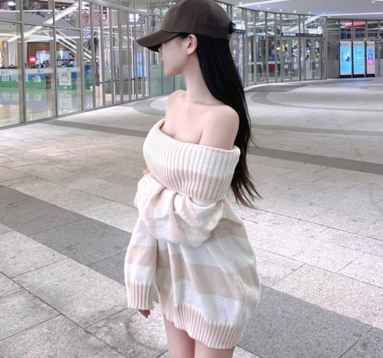 Stripe hip strapless enticement romantic sweater for women