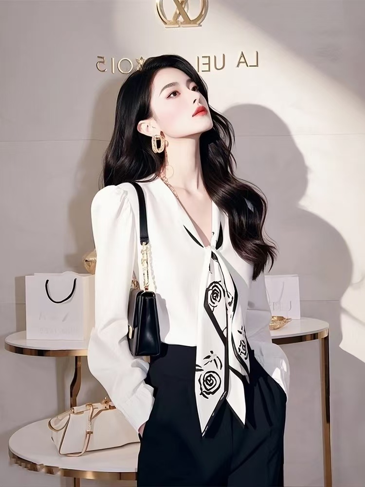 Pinched waist light luxury spring shirt for women