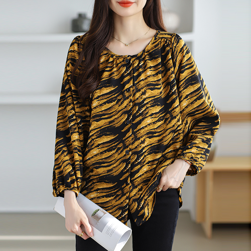 Stripe long sleeve round neck chiffon shirt