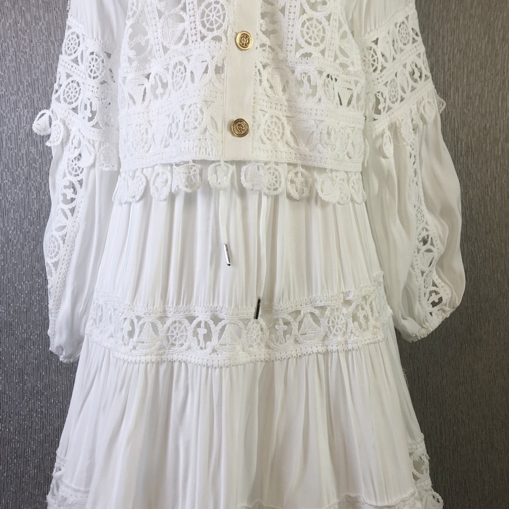 Temperament splice tops hollow lace short skirt a set