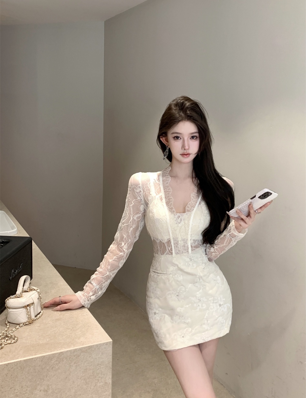 Temperament lace long sleeve V-neck enticement dress