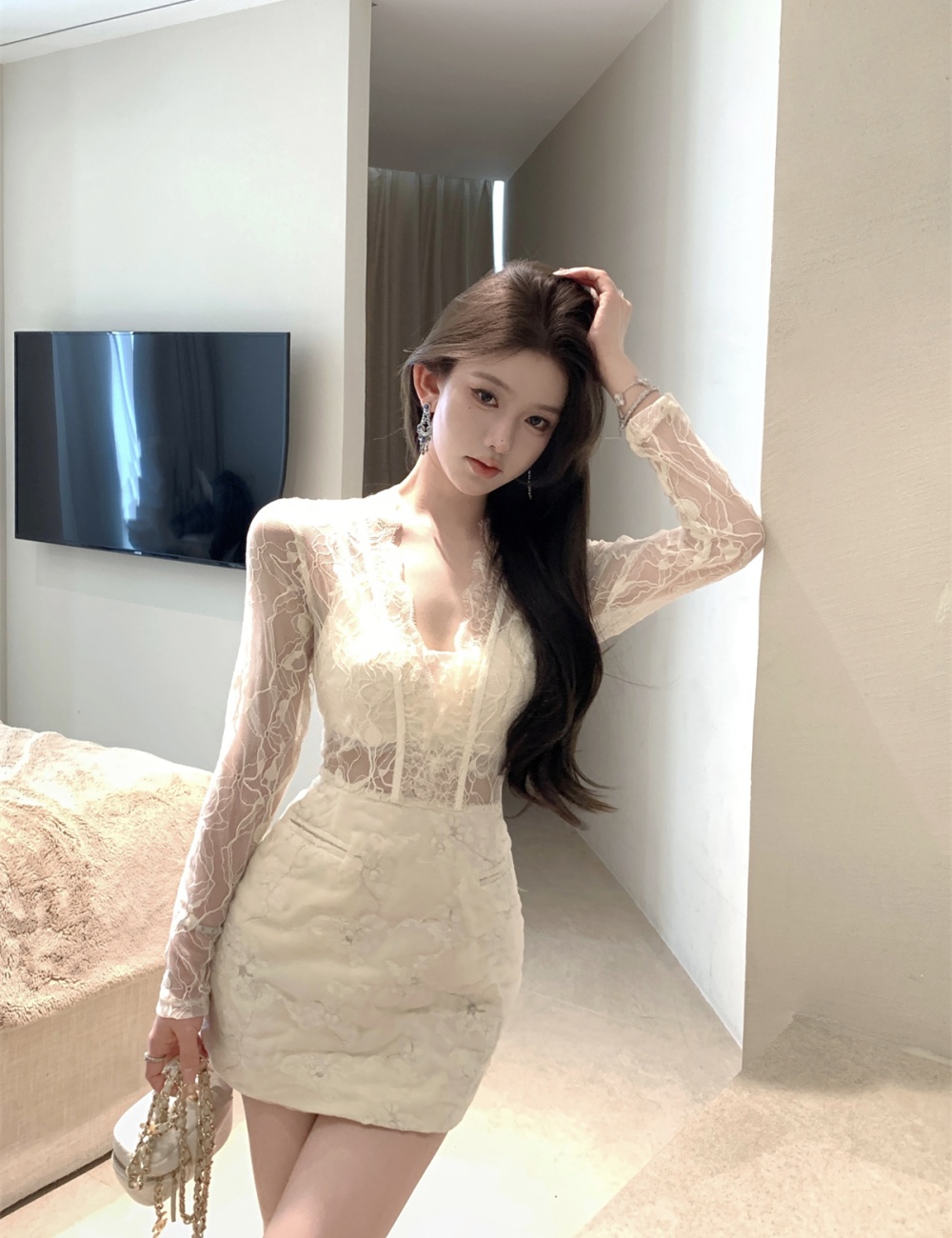 Temperament lace long sleeve V-neck enticement dress