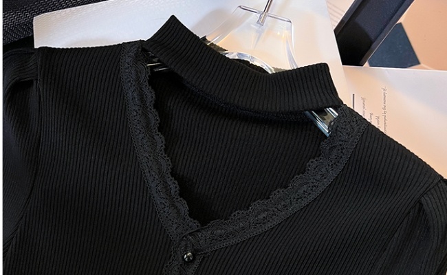 Bottoming spring V-neck lace sweater for women