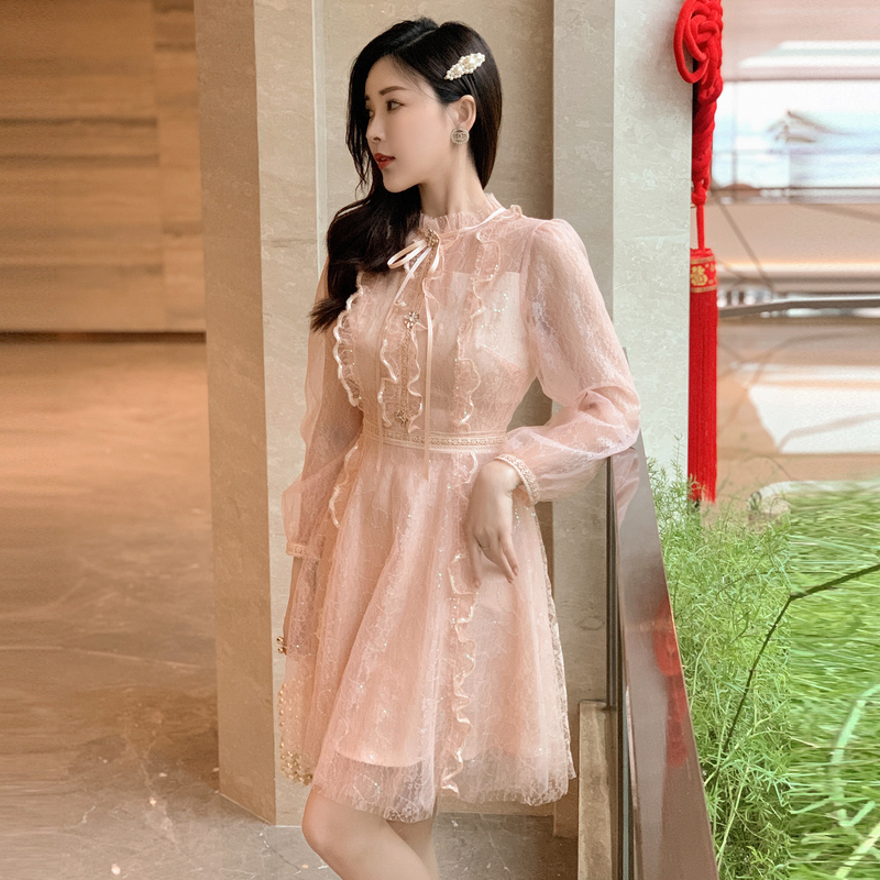 Noble spring long sleeve show young round neck dress