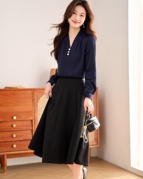 Temperament commuting skirt V-neck shirt 2pcs set for women