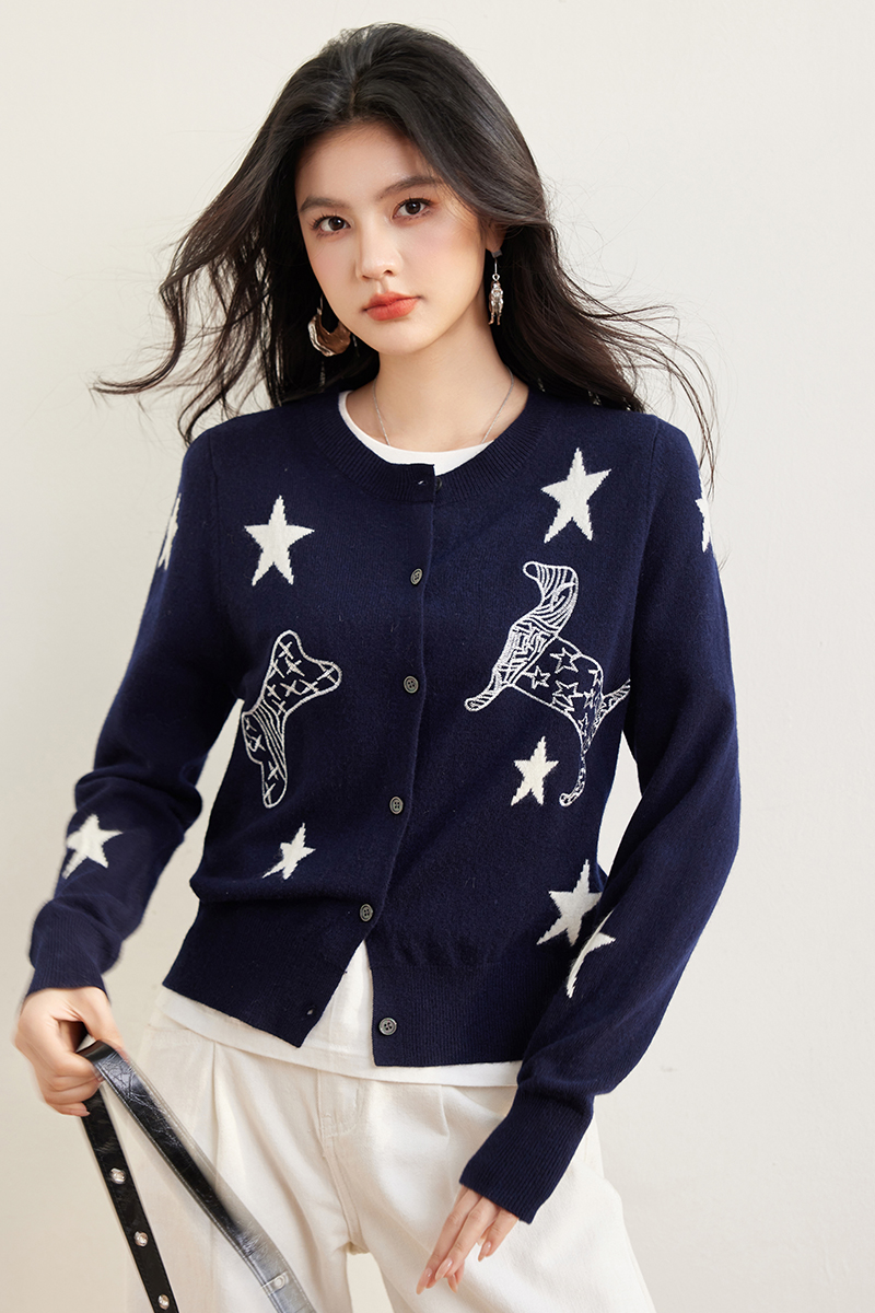 Chanelstyle spring round neck star cardigan