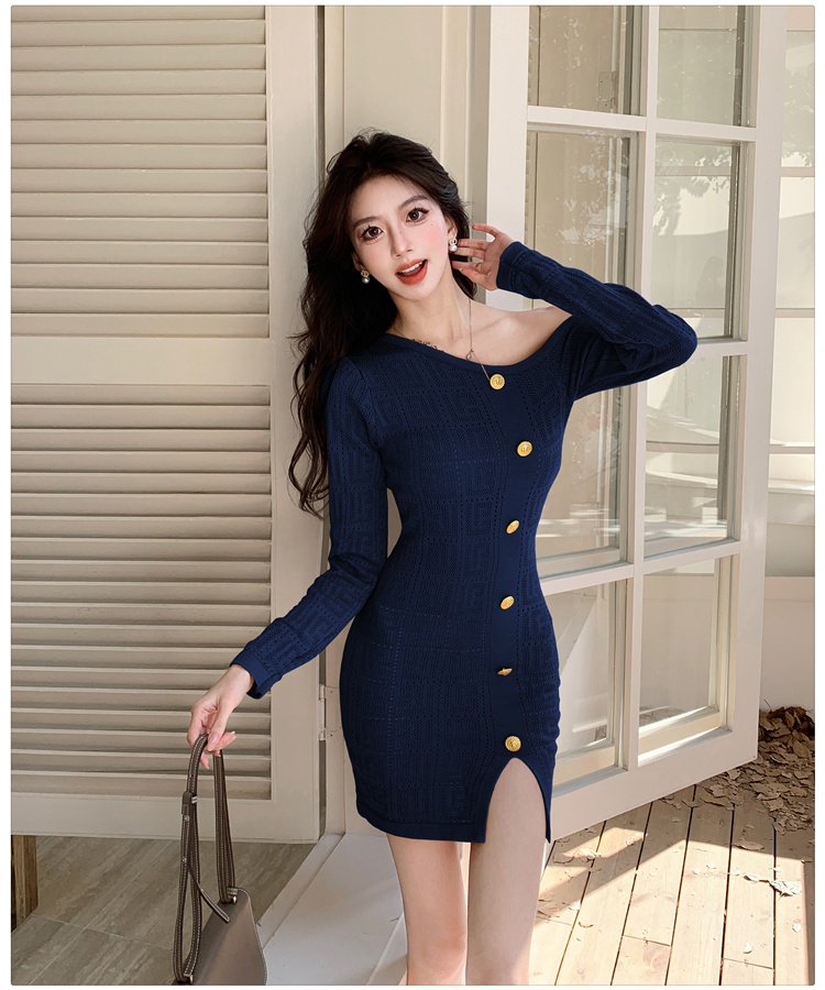 Package hip sloping shoulder knitted dress