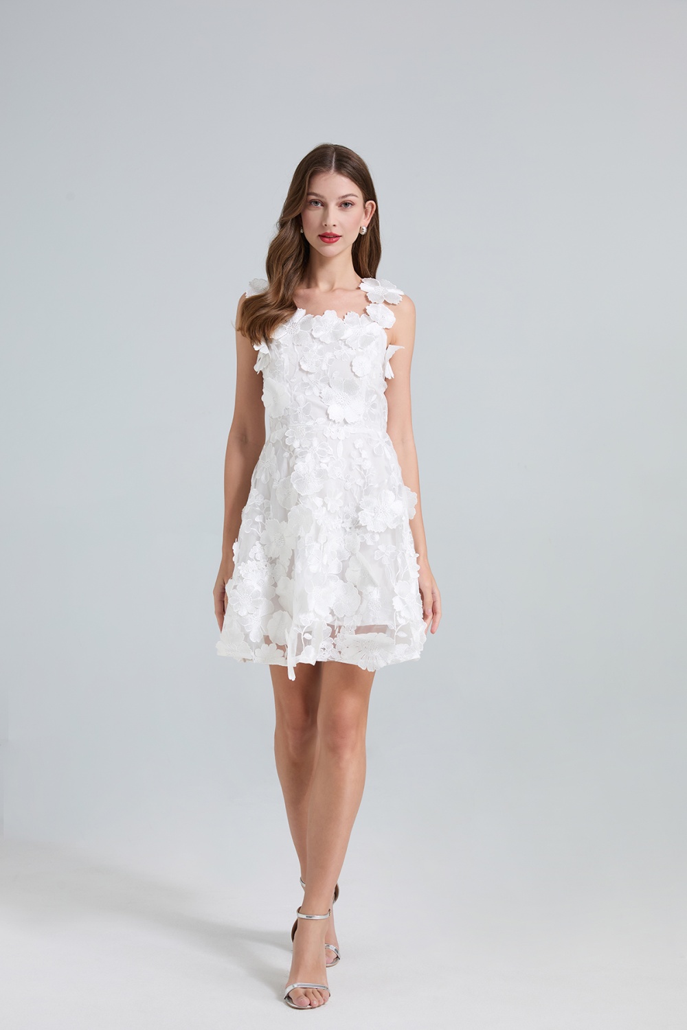 Slim embroidered flowers niche sling dress