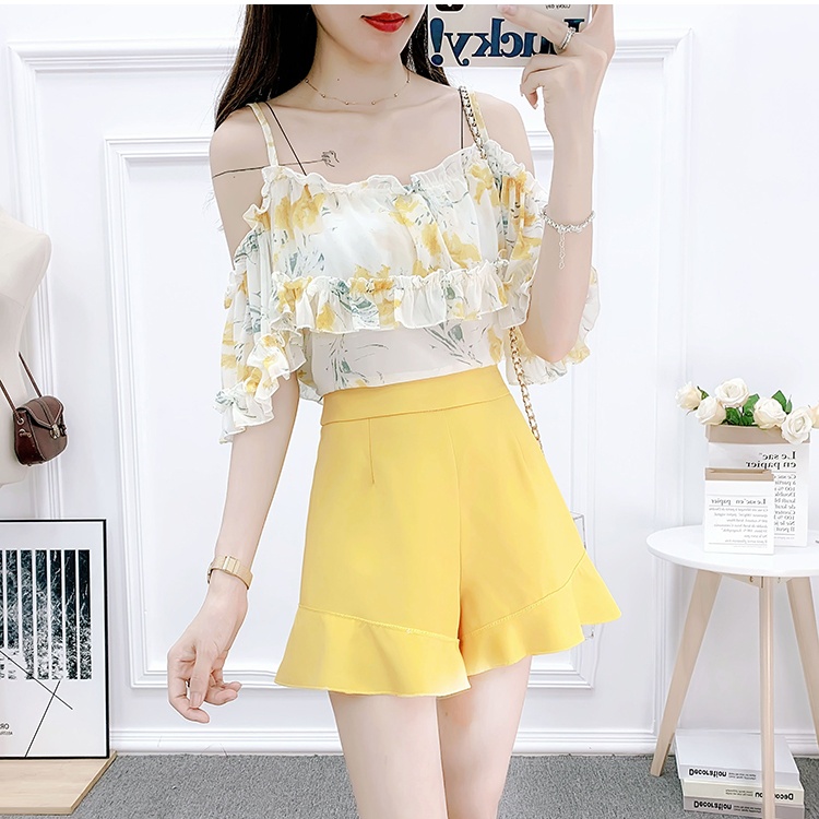 Wide leg lady spring Korean style lotus leaf edges shorts