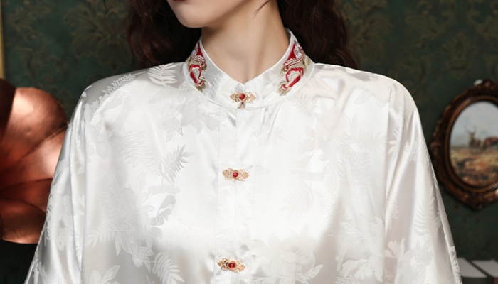 Unique Chinese style spring court style embroidery shirt