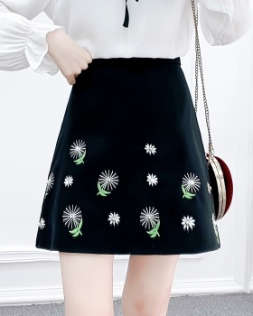 Spring and summer refreshing embroidery skirt for women