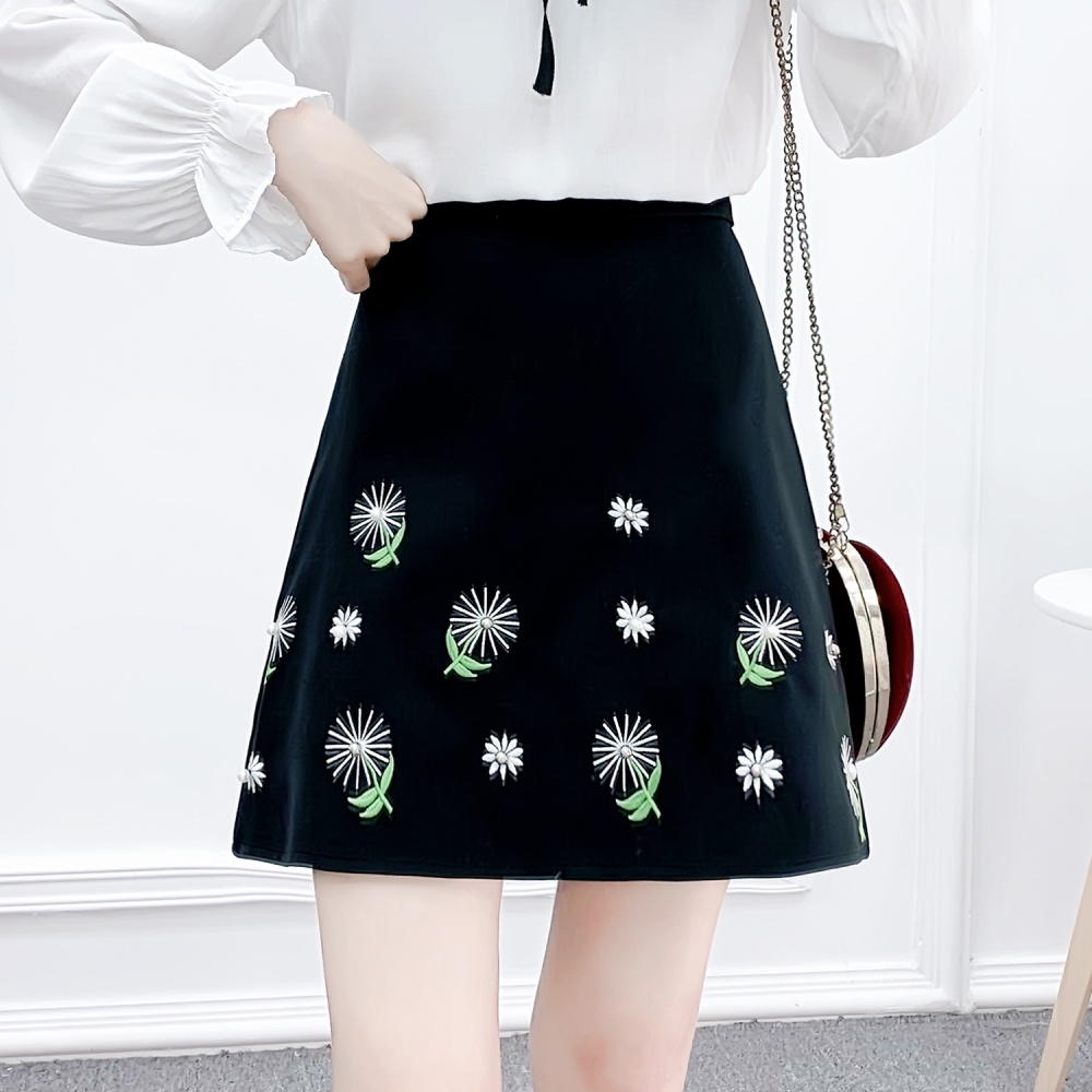 Spring and summer refreshing embroidery skirt for women