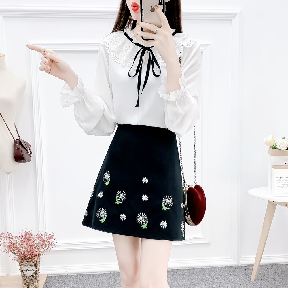 Spring and summer refreshing embroidery skirt for women