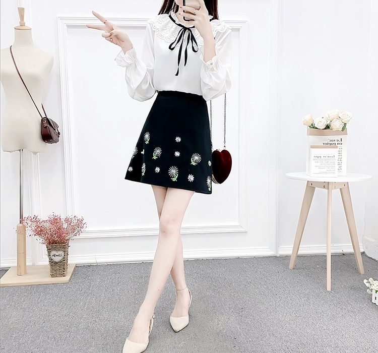 Spring and summer refreshing embroidery skirt for women