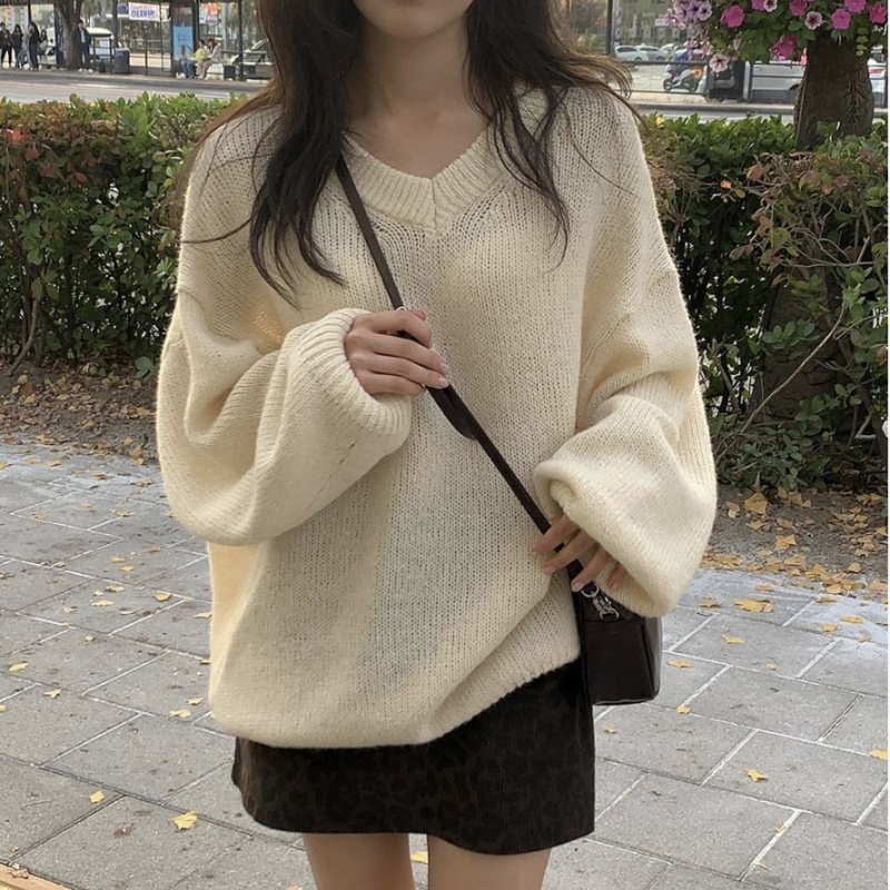 Korean style V-neck autumn and winter loose sweater for women