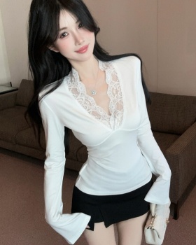 V-neck tight T-shirt lace bottoming shirt for women