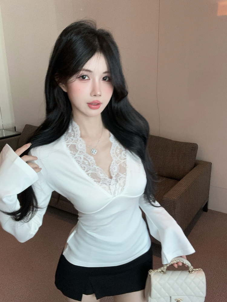 V-neck tight T-shirt lace bottoming shirt for women