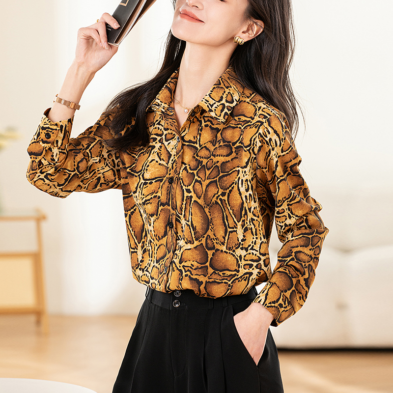 Long sleeve serpentine shirt Korean style tops