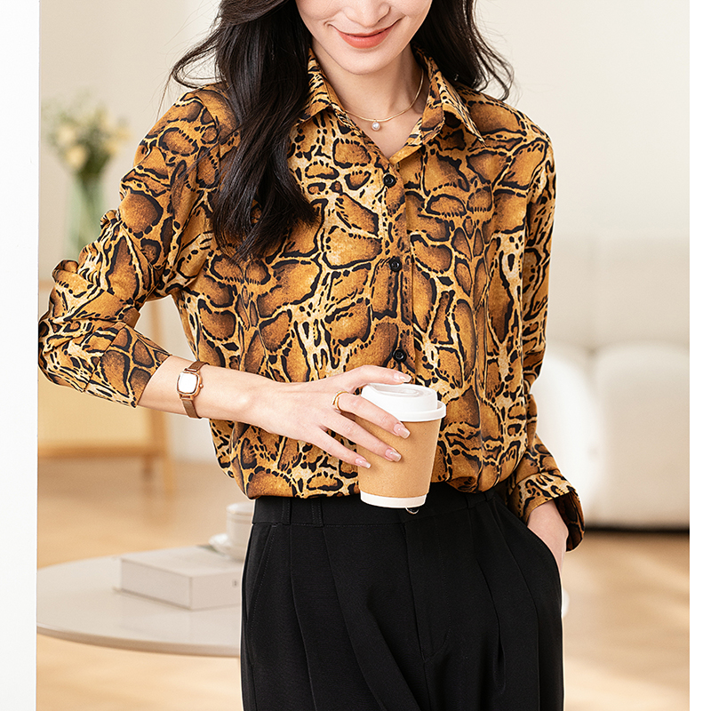 Long sleeve serpentine shirt Korean style tops