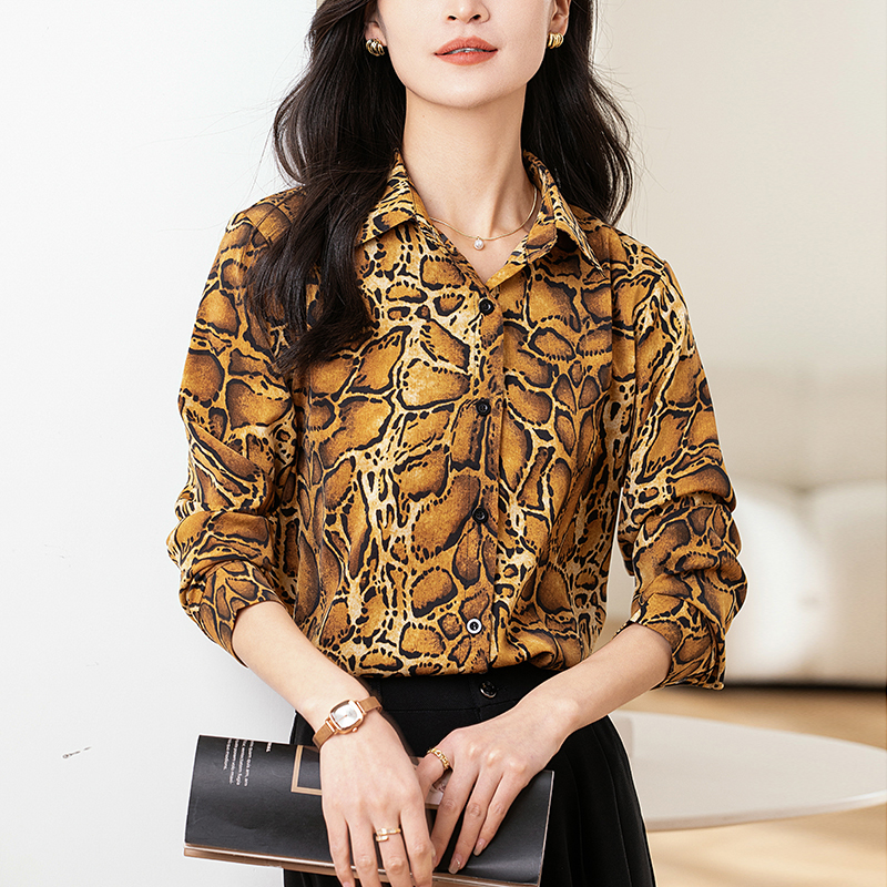 Long sleeve serpentine shirt Korean style tops