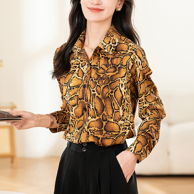 Long sleeve serpentine shirt Korean style tops