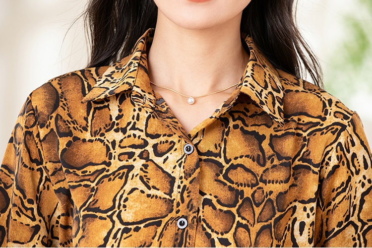 Long sleeve serpentine shirt Korean style tops