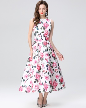 Pinched waist sleeveless high waist clipping dress