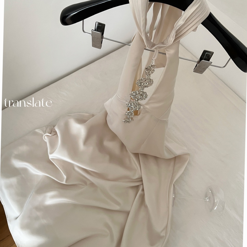 White niche sexy luxurious pinched waist dress