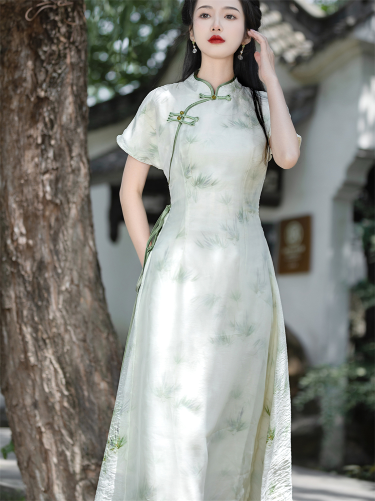 Was white temperament slim maiden Chinese style cheongsam