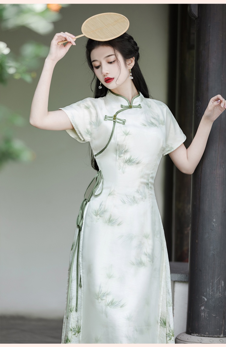 Was white temperament slim maiden Chinese style cheongsam