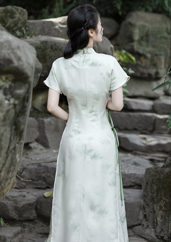 Was white temperament slim maiden Chinese style cheongsam