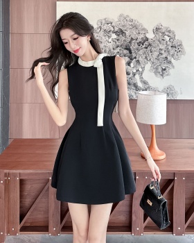 Halter frenum pinched waist spring and summer banquet dress